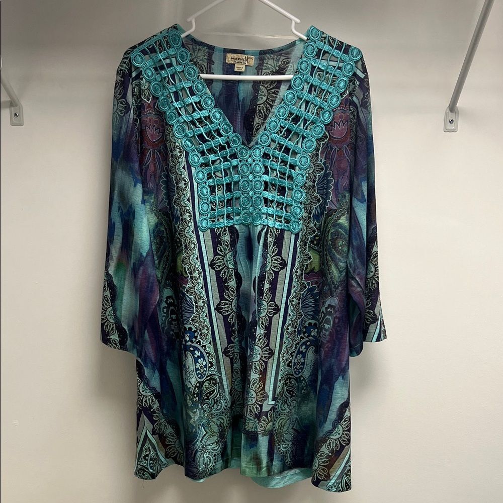 One World Multicolor Tunic With Blue Accents - image 1